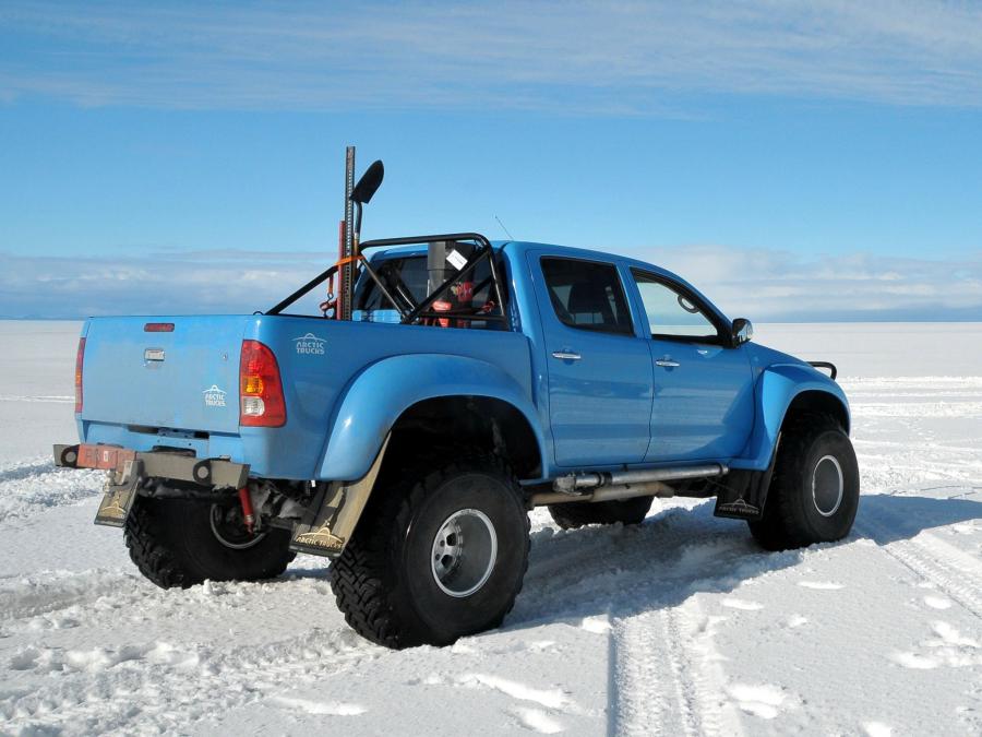  Toyota Hilux AT44 Arctic Trucks 2007 года  (фото 12 из 30)